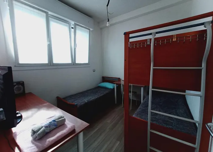 Alcova Nicolo Biondo * مودينا